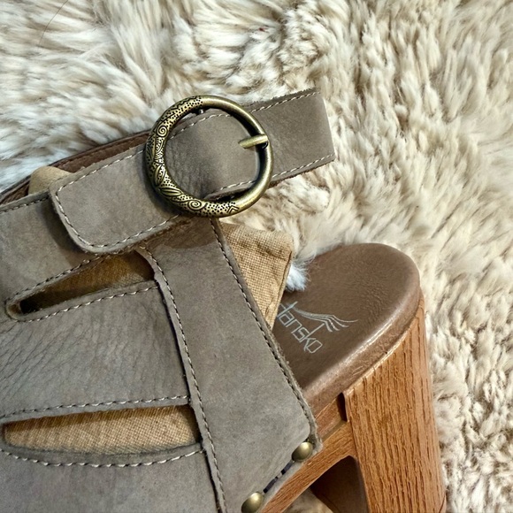 DANSKO Demetra Taupe Peep Tow Sandal Sz 39 - Picture 11 of 15